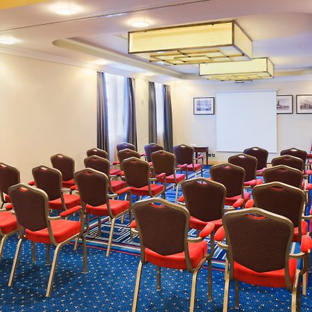 Crowne Plaza Liverpool - John Lennon Airport By Ihg Bagian luar foto