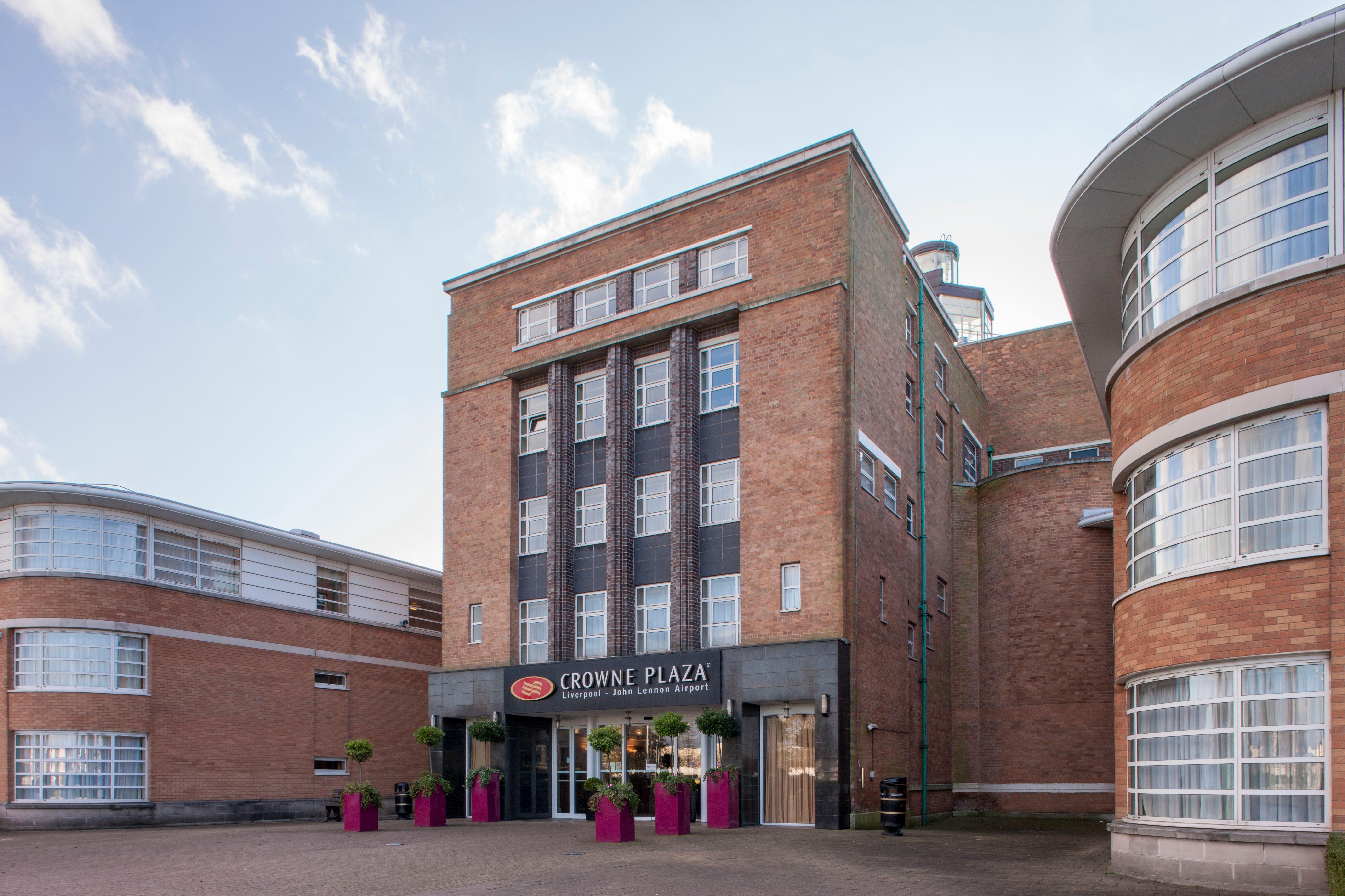 Crowne Plaza Liverpool - John Lennon Airport By Ihg Bagian luar foto
