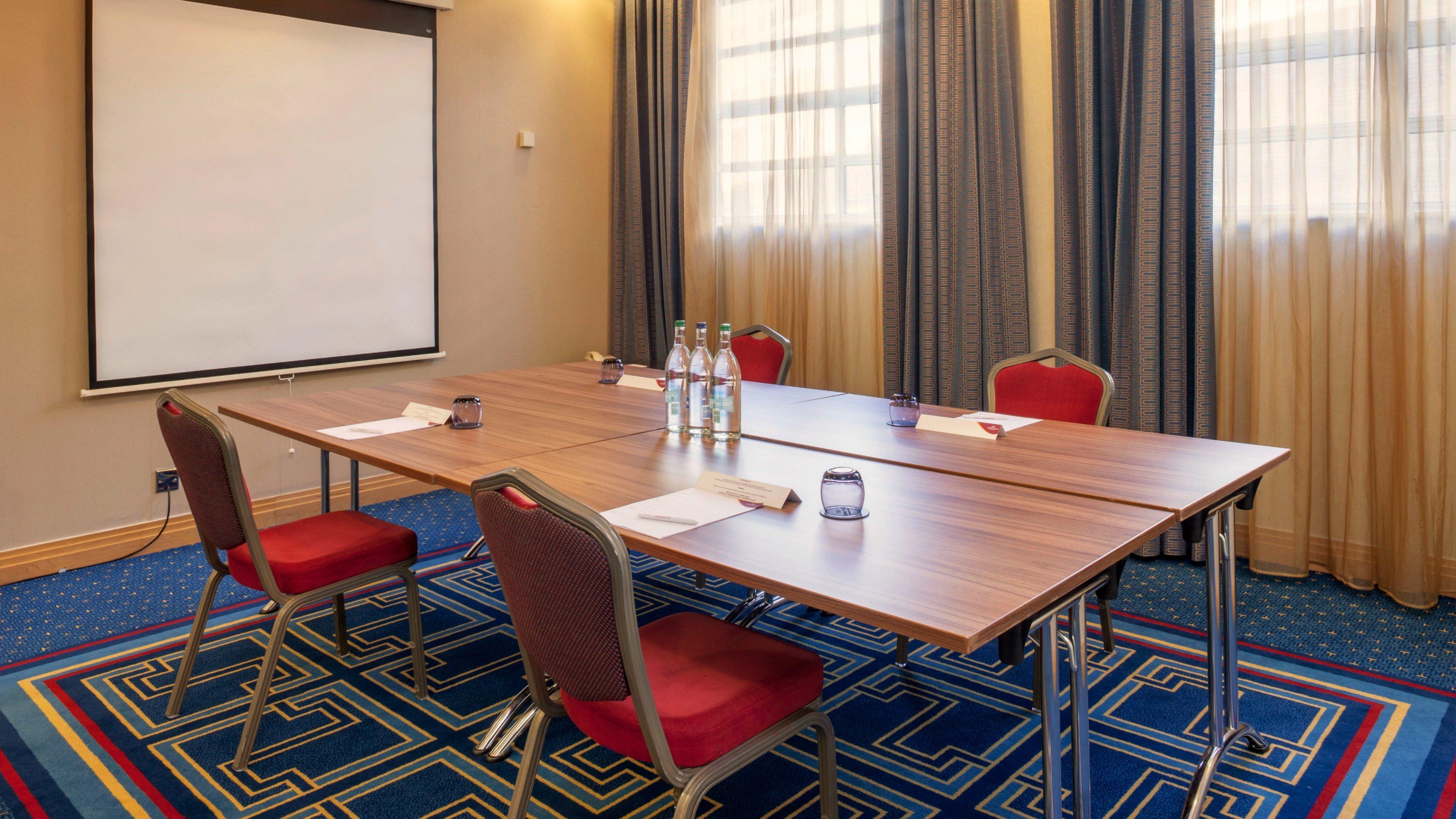 Crowne Plaza Liverpool - John Lennon Airport By Ihg Bagian luar foto
