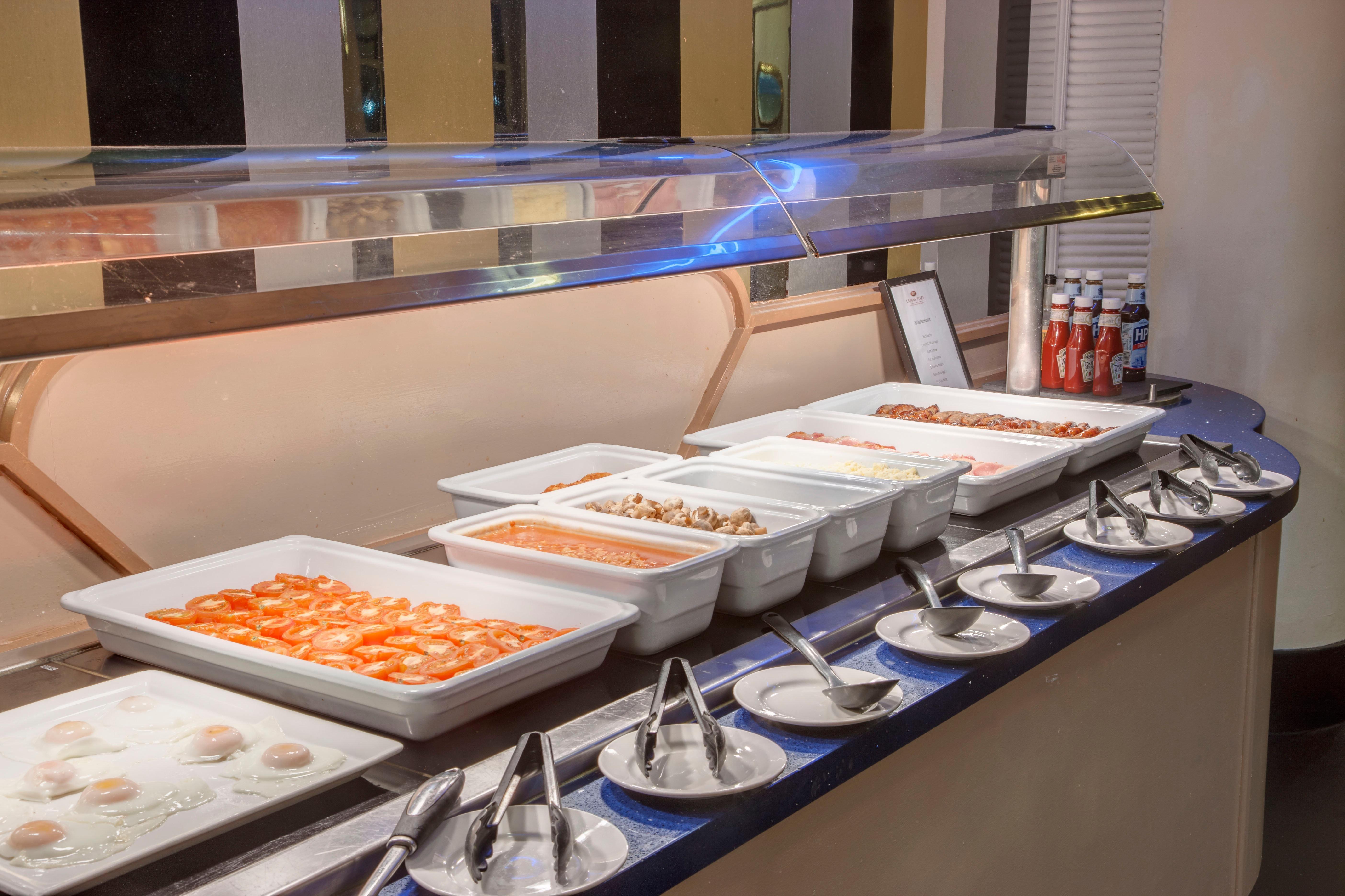 Crowne Plaza Liverpool - John Lennon Airport By Ihg Bagian luar foto