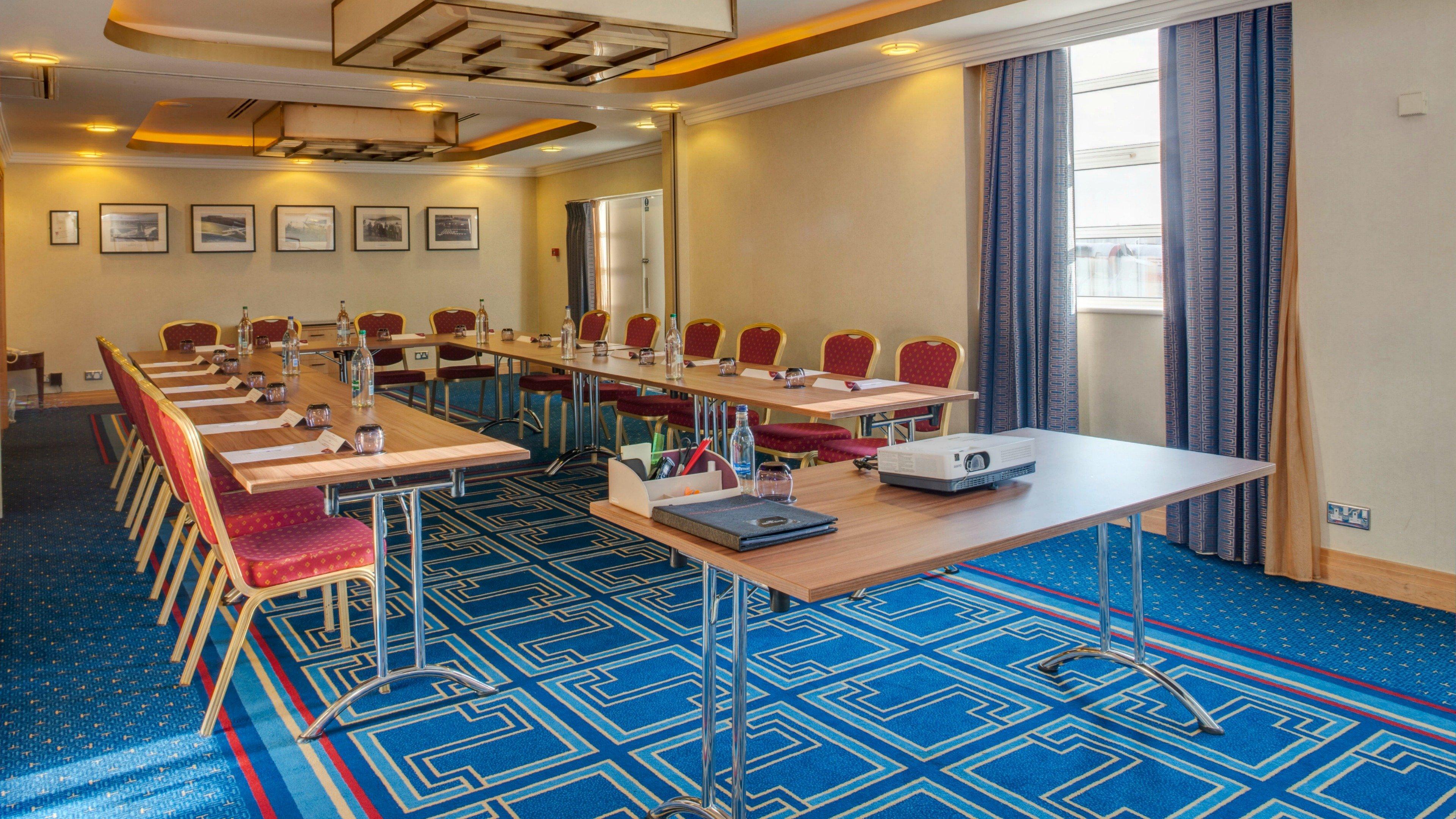Crowne Plaza Liverpool - John Lennon Airport By Ihg Bagian luar foto