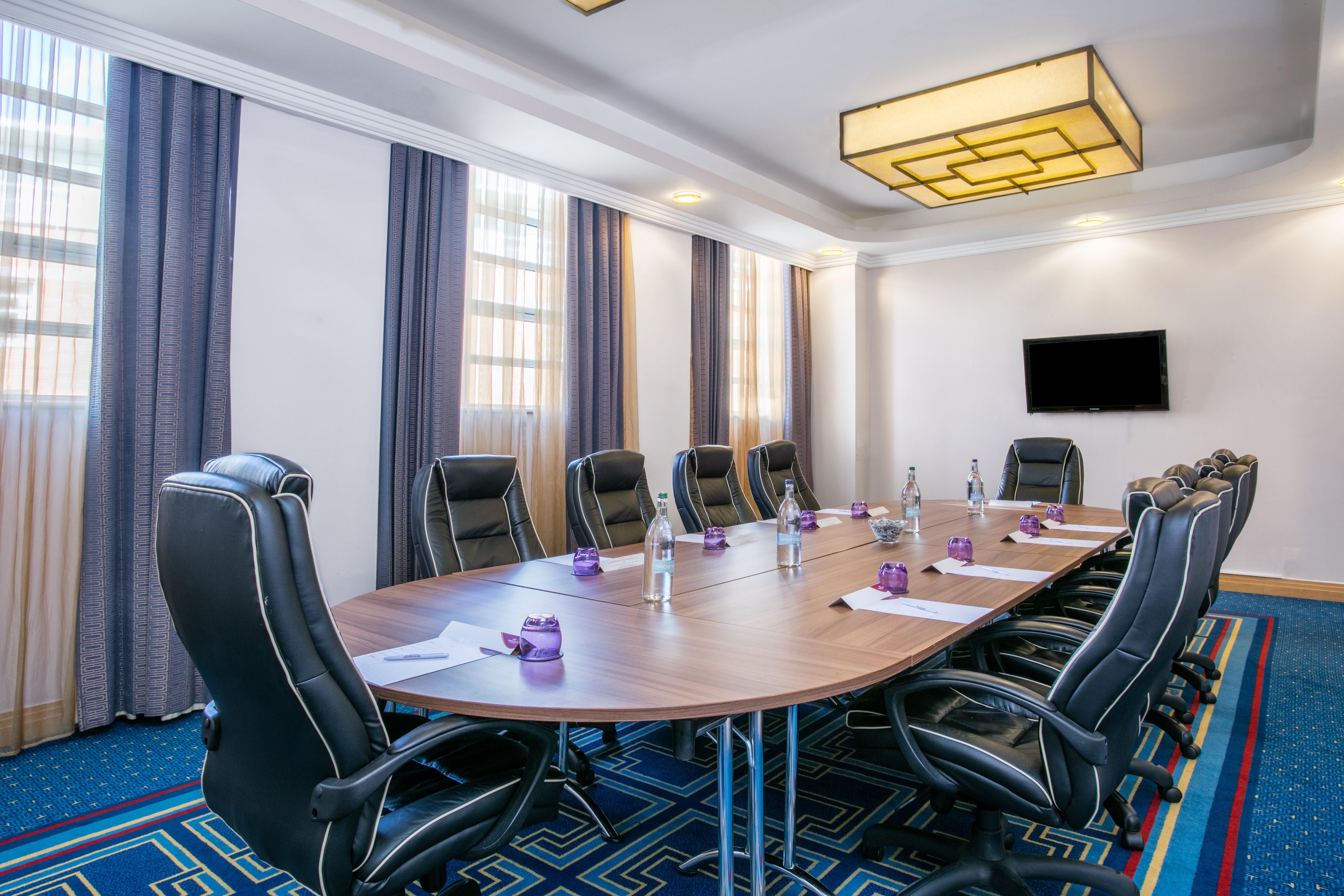 Crowne Plaza Liverpool - John Lennon Airport By Ihg Bagian luar foto