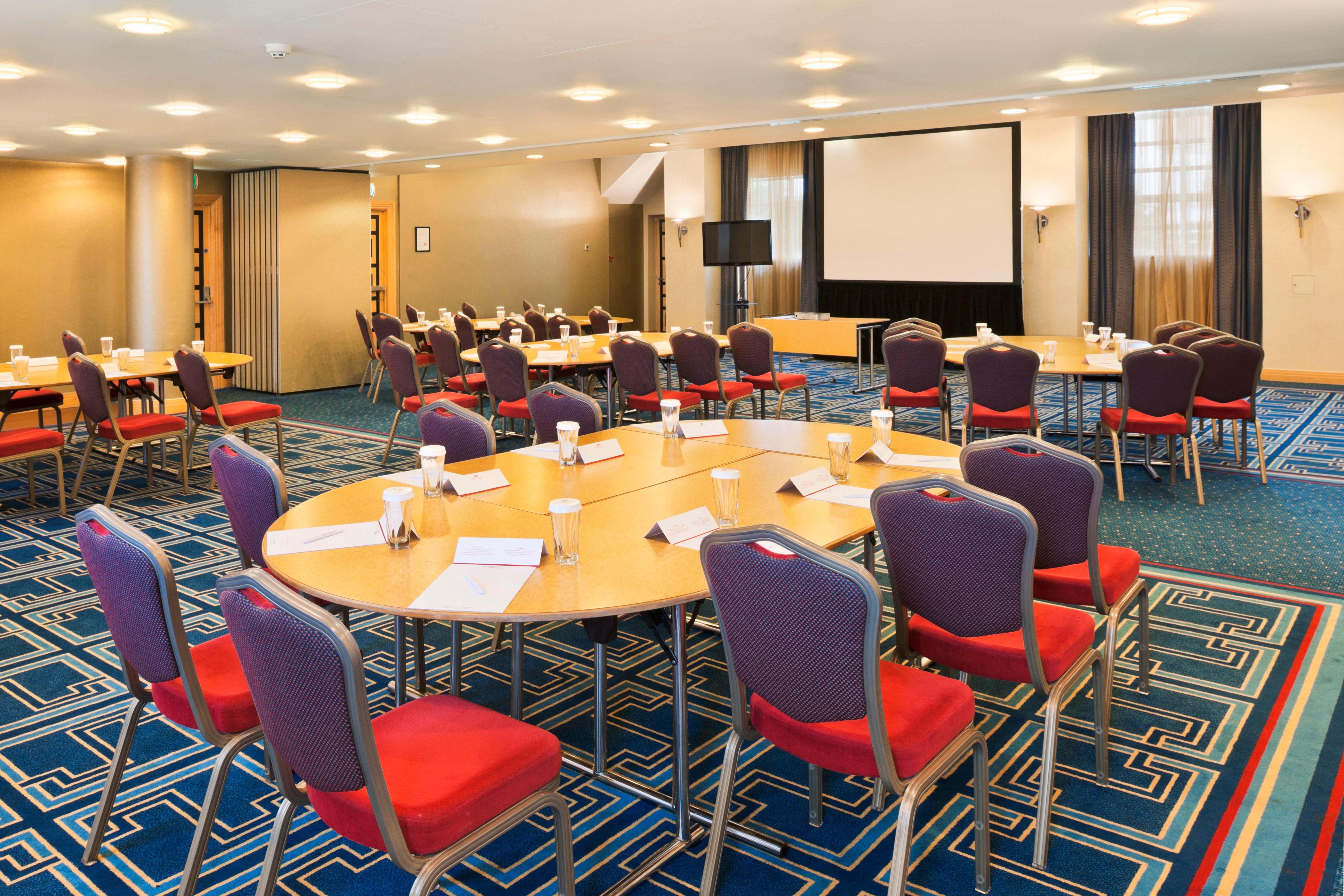Crowne Plaza Liverpool - John Lennon Airport By Ihg Bagian luar foto