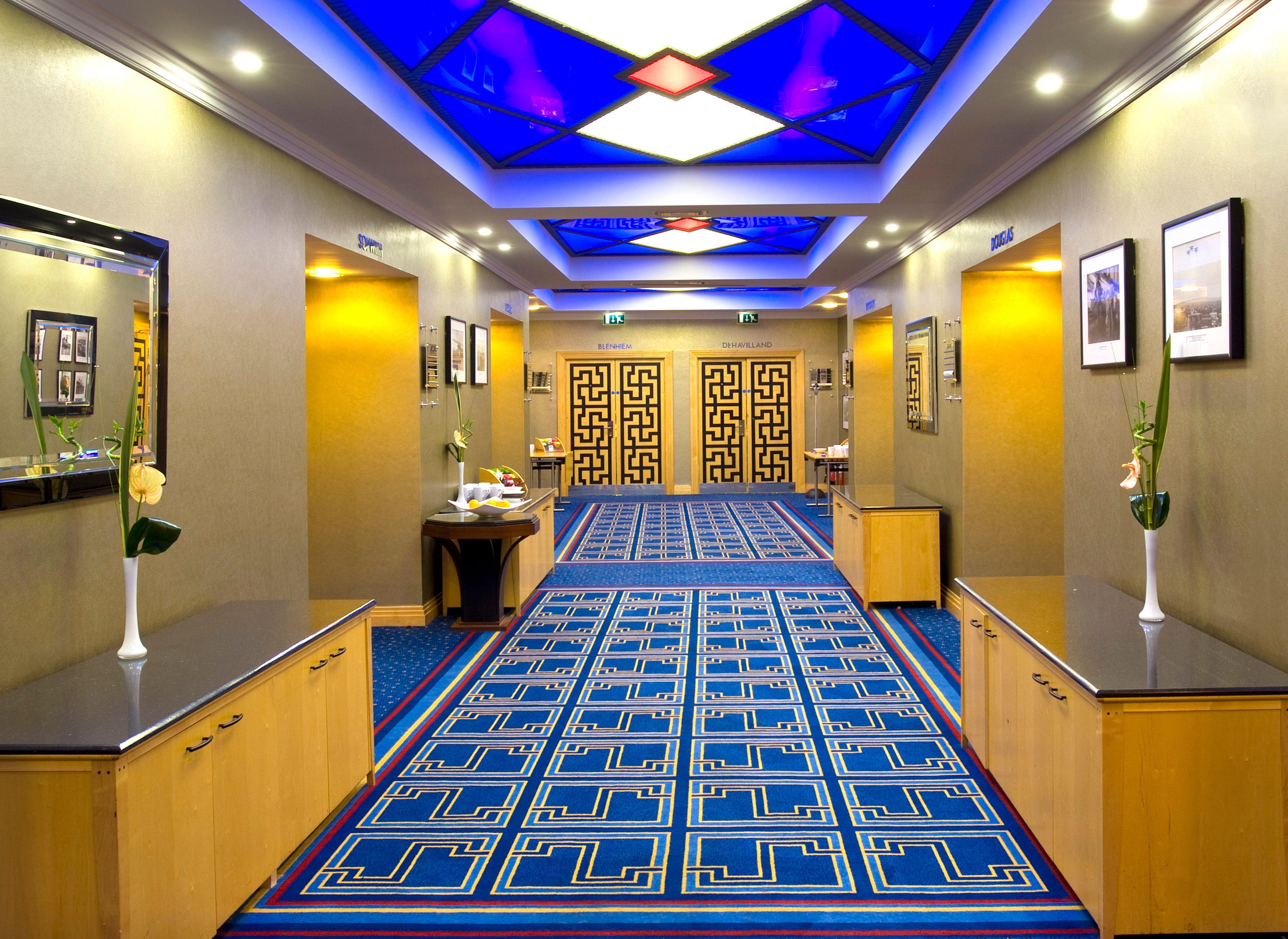 Crowne Plaza Liverpool - John Lennon Airport By Ihg Bagian luar foto